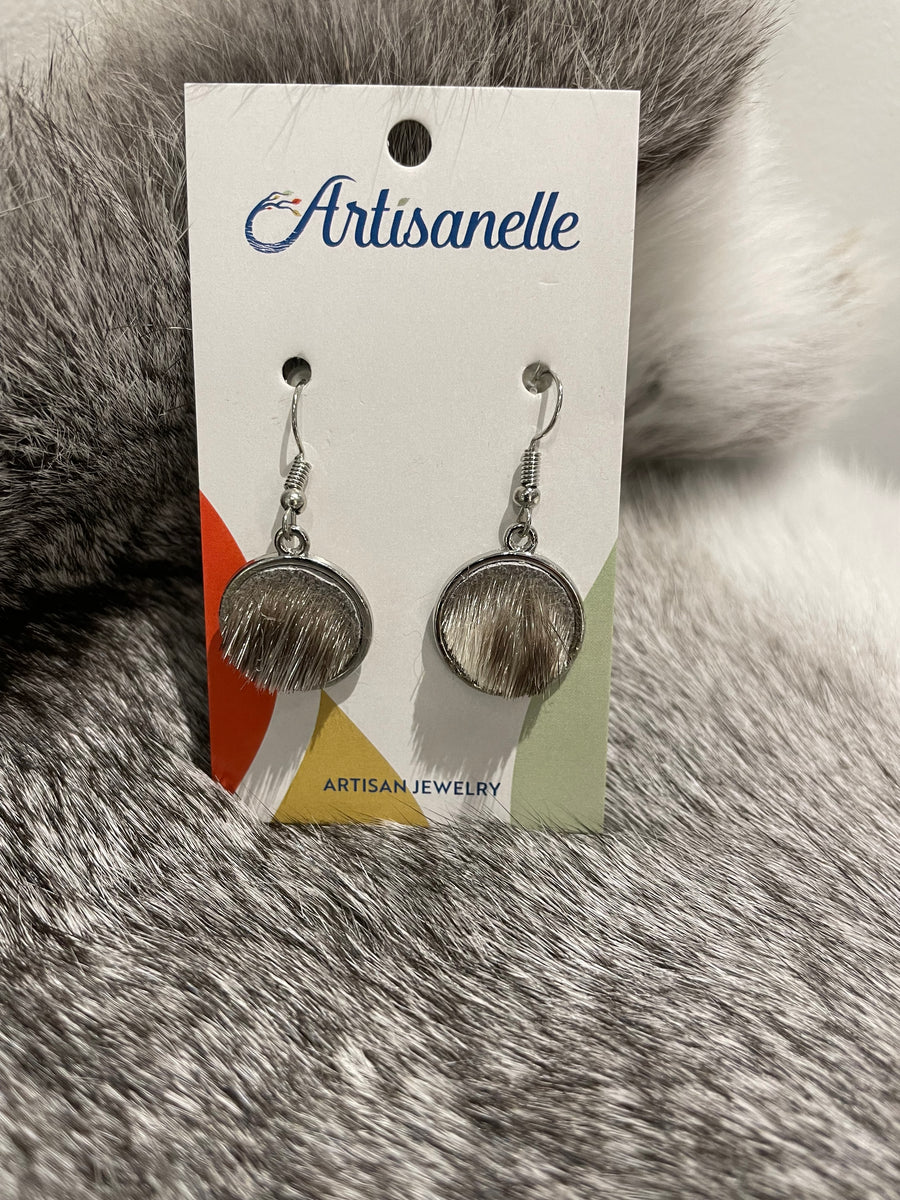 Small Round Seal Earrings