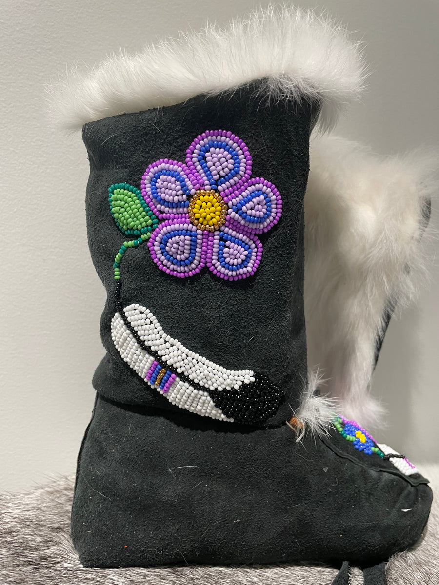 Moccasin beaded Cree-actions