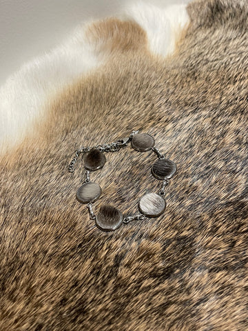 Round Seal Bracelet and Complete Fur